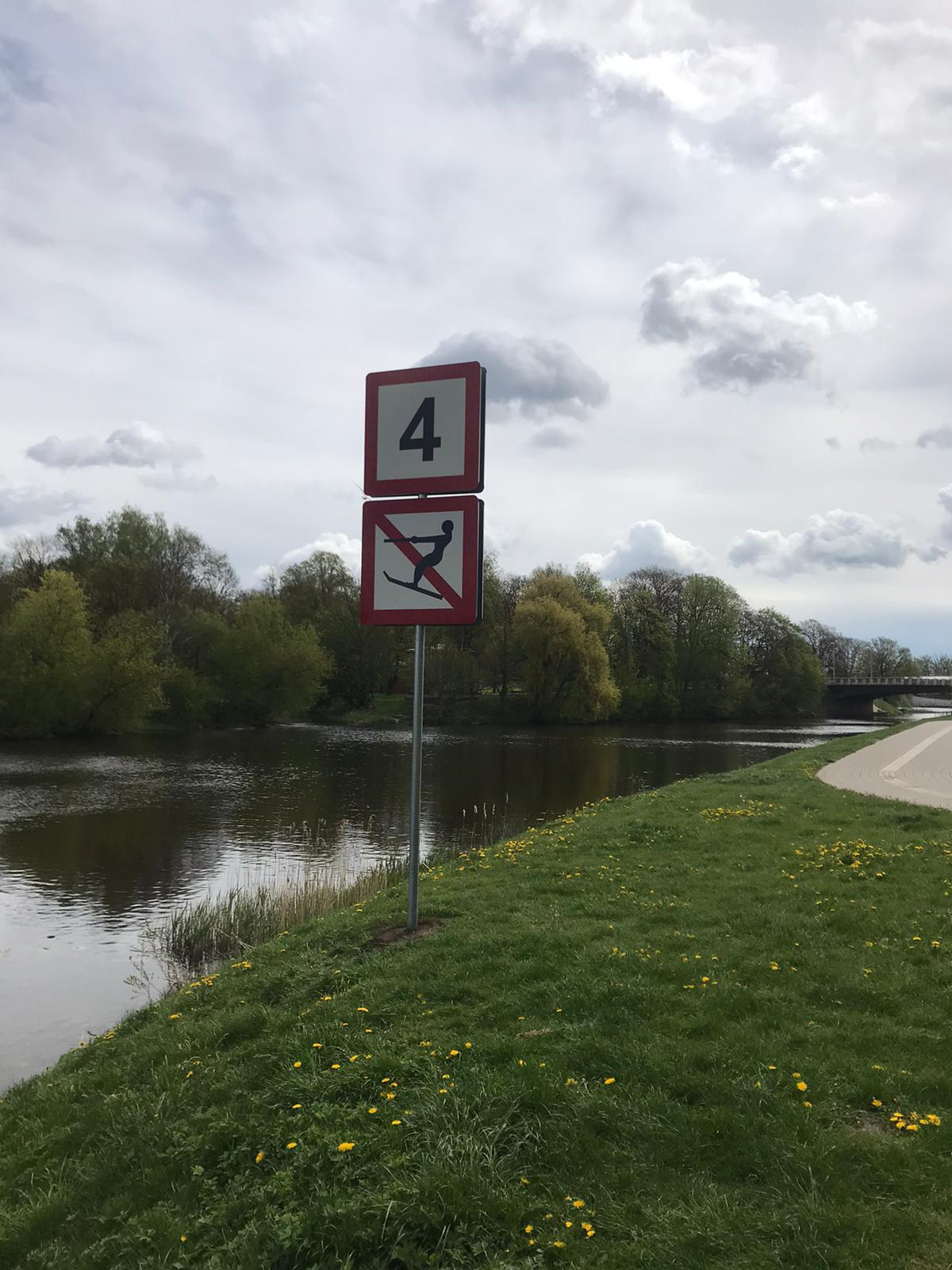 Navigācijas zīme Driksas upē
