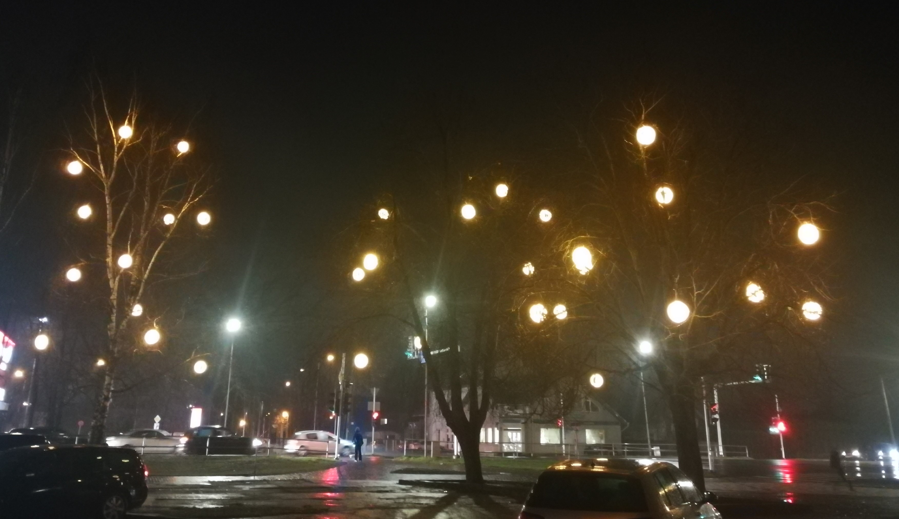 Ziemassvētku rotājumi Pērnavas ielā