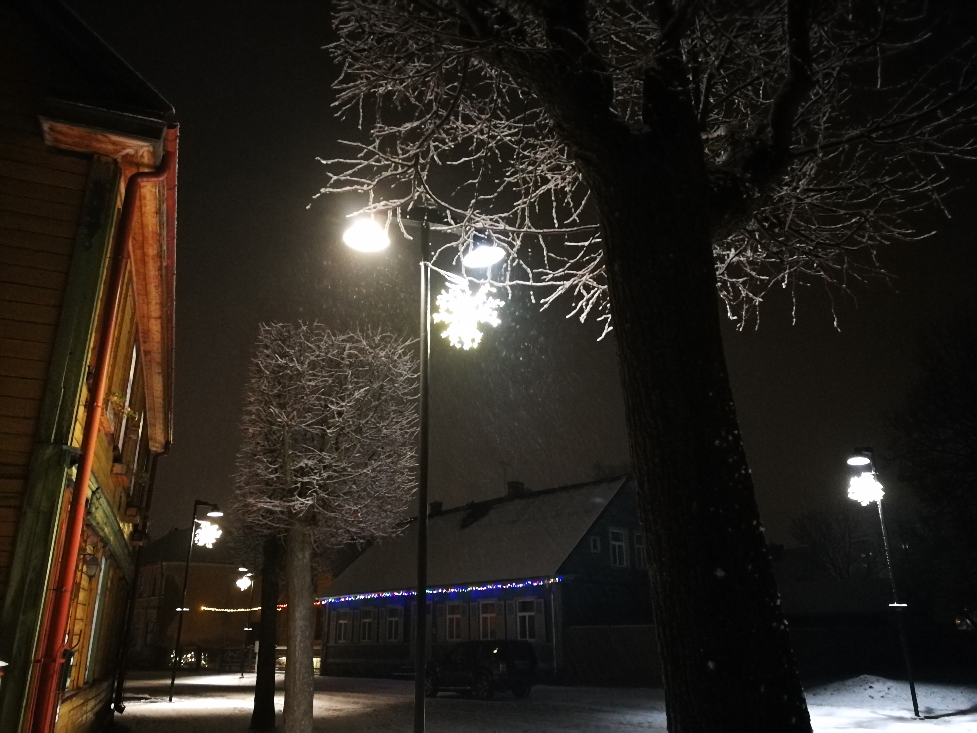 Ziemassvētku rotājumi Vecpilsētas ielā