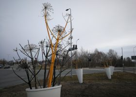 Lieldienu dekori Lietuvas šosejā