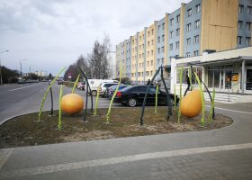 Lieldienu dekori Satiksmes ielā