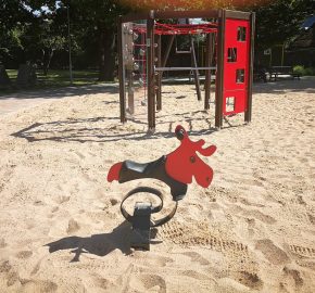 2021_06_17_Ozolskvers2 Ozolskvēra rotaļu laukums