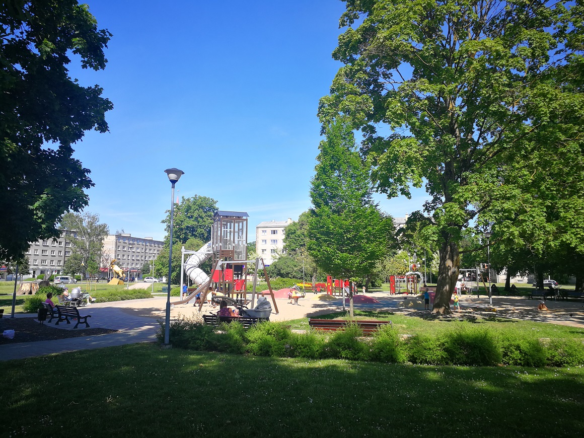 Ozolskvēra rotaļu laukums