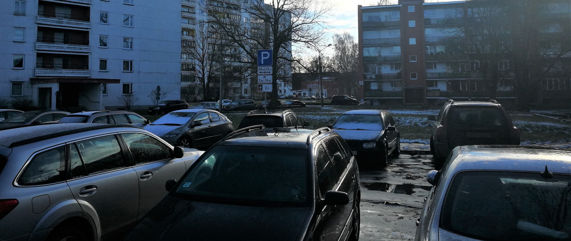 Satiksmes organizācijas izmaiņas stāvlaukumā Sudrabu Edžus ielā 13A