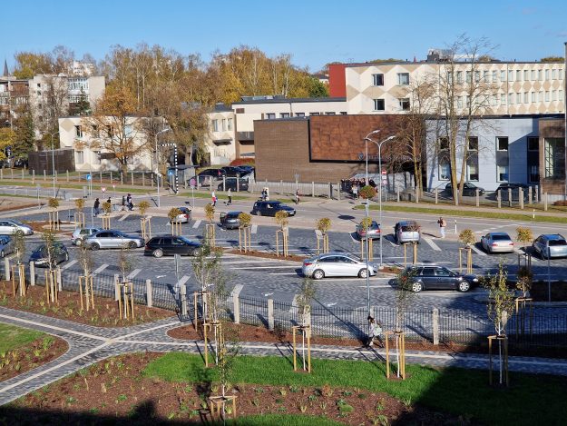 Jelgavas 4. sākumskolas stāvlaukums pēc pārbūves