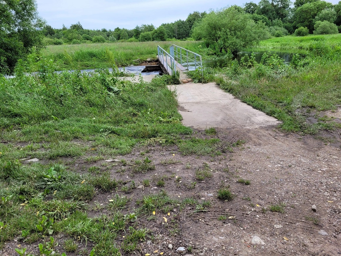 Gājēju tilts pār Platones upi Dzirnavu ielā