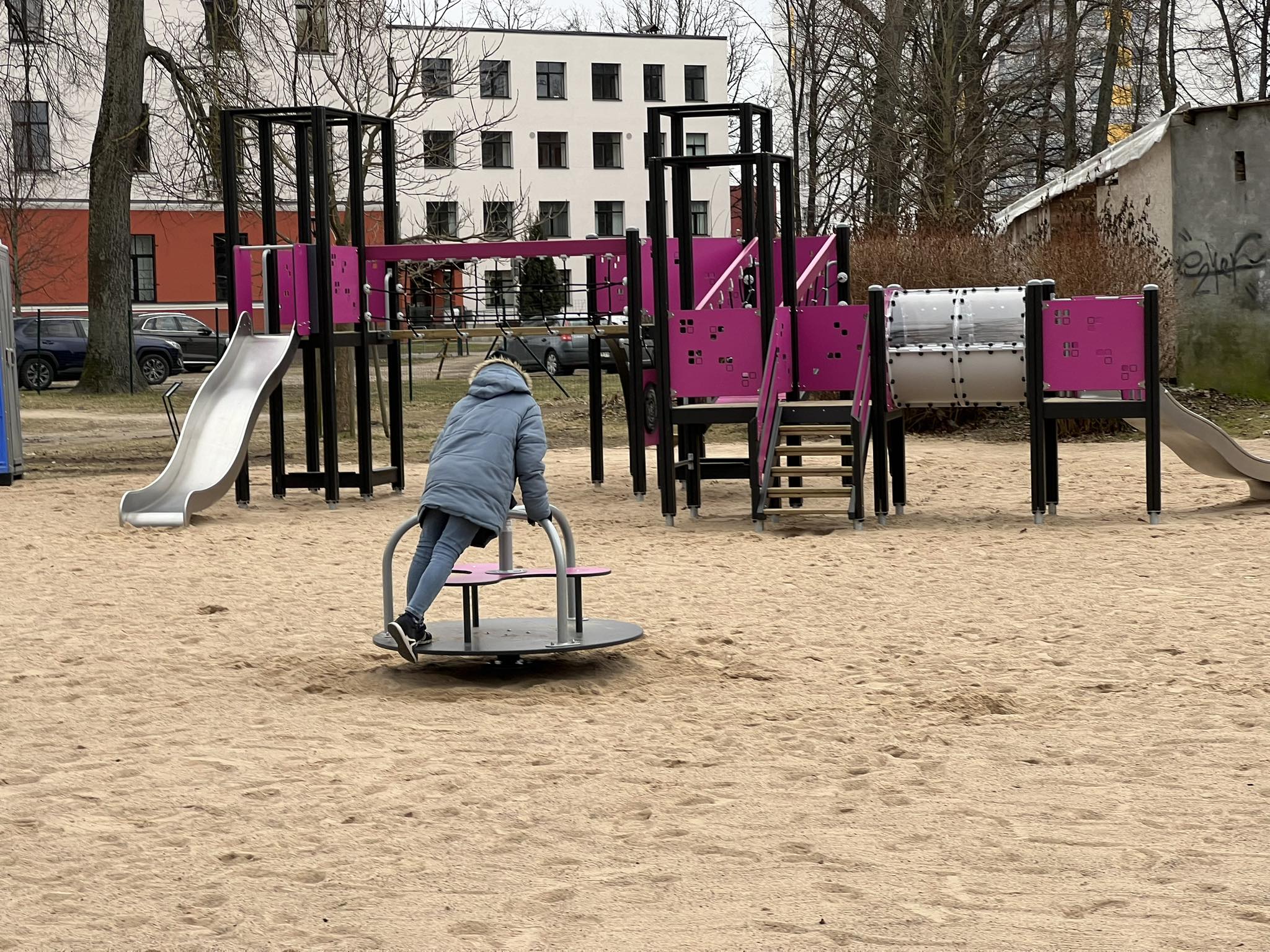 Rotaļu laukums Raiņa parkā