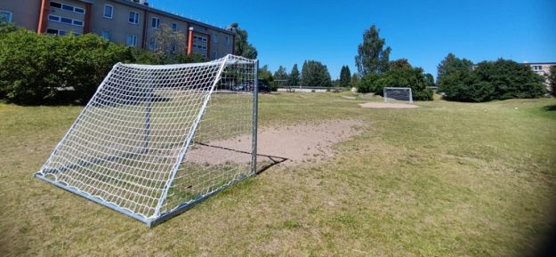 Futbola_varti_Kooperativa_iela_small Futbola vārti Kooperatīva ielā