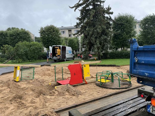 katolulaukumu-demonte Katoļu ielas rotaļu laukums