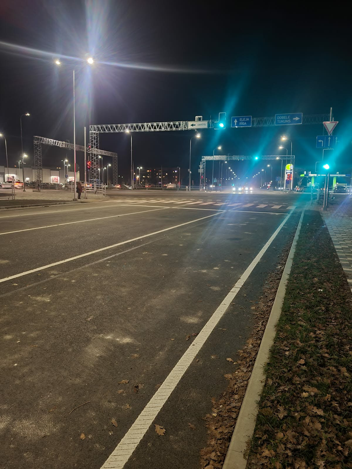 Satiksmei atvērts jaunizbūvētais Atmodas ielas posms