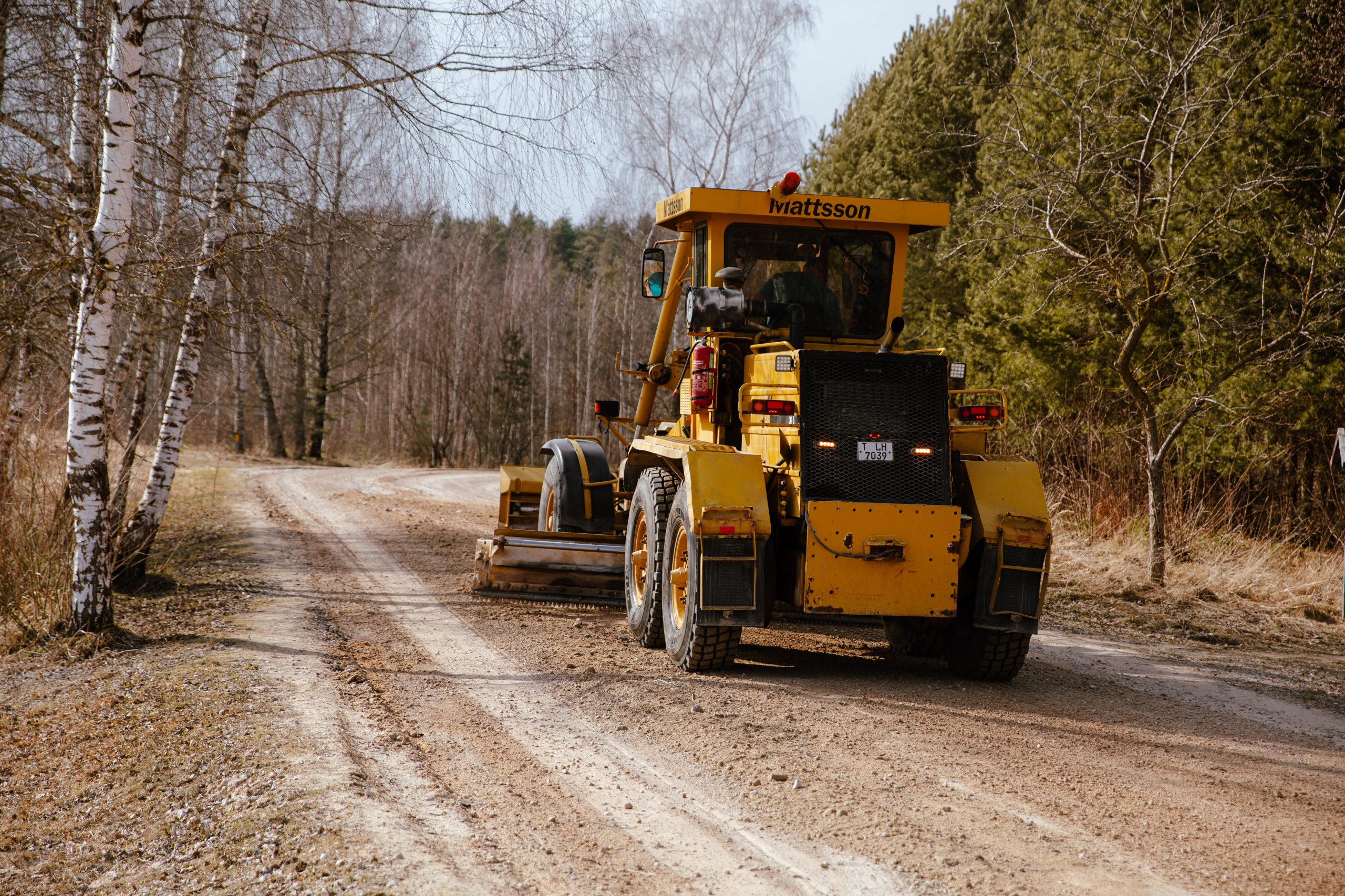 Greideris Būriņu ceļā