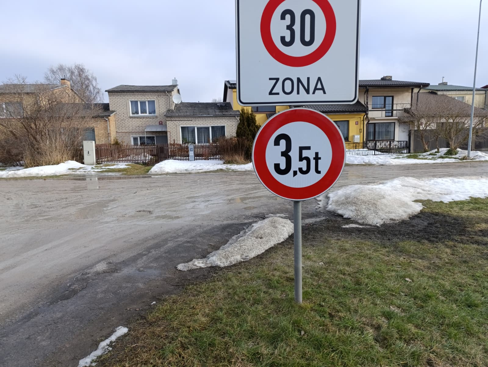 Svara ierobežojumi ieviesti vairākās Jelgavas ielās