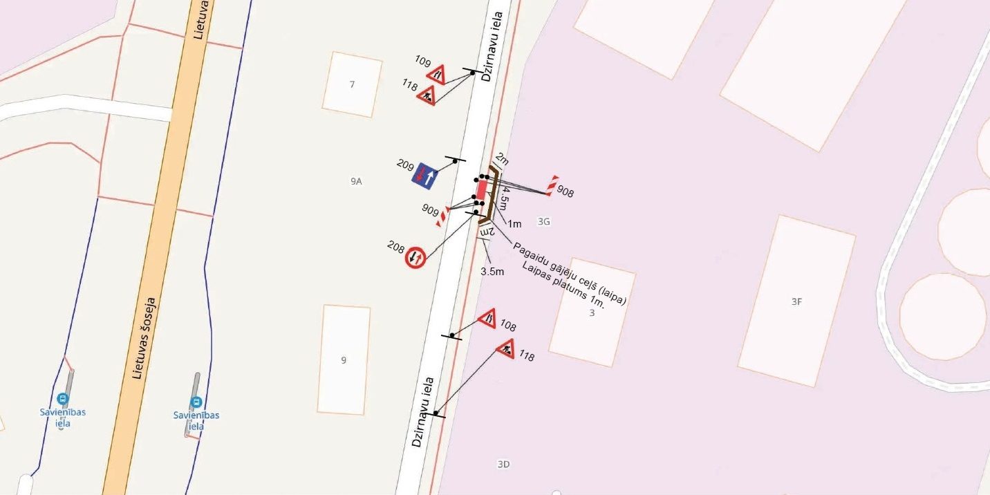 Satiksmes organizācijas plāns Dzirnavu ielā. Shēmā attēlota remonta zona, pagaidu gājēju ceļš (laipa) un ceļa zīmes par darbiem un prioritāti sašaurinātā posmā.