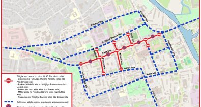 brivibas_stafetes Jelgavas karte ar skrējiena “Brīvības stafetes” maršrutu 04.05.2026., iezīmēti slēgtie ielu posmi centrā un apbraucamie ceļi, kā arī stāvēšanas ierobežojumi.