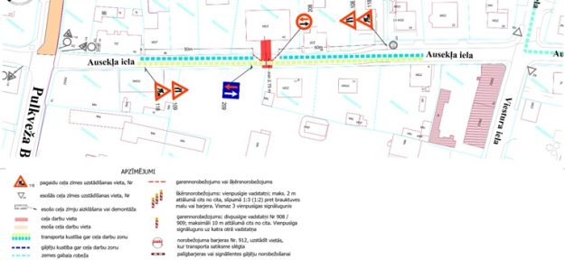 Ausekļa_iela_small Satiksmes organizācijas shēma Ausekļa ielā. Ceļa darbu zona brauktuves vidū, satiksme novirzīta pa joslām. Uzstādītas pagaidu brīdinājuma, apbraukšanas un priekšrocības ceļa zīmes.
