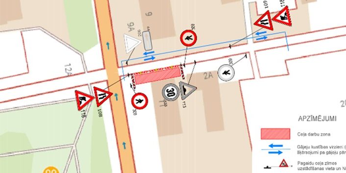 Satiksmes organizācijas shēma Sporta ielas un Zemgales prospekta krustojumā: ceļa darbu zona, ātruma ierobežojums 30 km/h, gājēju apvedceļš un pagaidu ceļa zīmes abos virzienos.