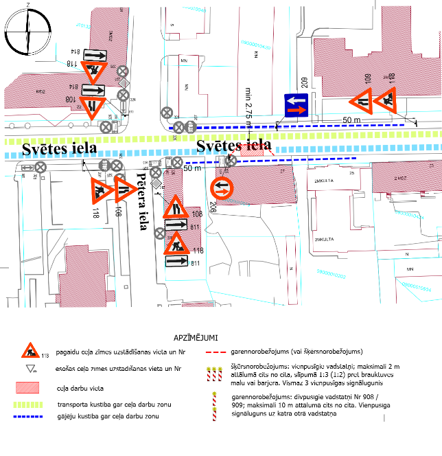 Satiksmes organizācijas shēma Svētes ielas un Pētera ielas krustojumā: uzstādītas pagaidu ceļa zīmes, norādītas gājēju un transporta kustības, darbu zona un piekļuve objektiem.