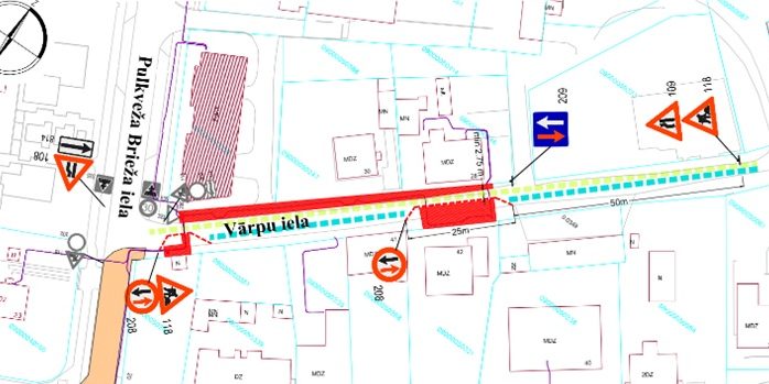 Satiksmes organizācijas shēma Vārpu ielā posmā starp Pulkveža Brieža ielu un Viestura ielu ar ceļa darbu zonu, pagaidu ceļa zīmēm, satiksmes ierobežojumiem un gājēju kustības organizāciju.