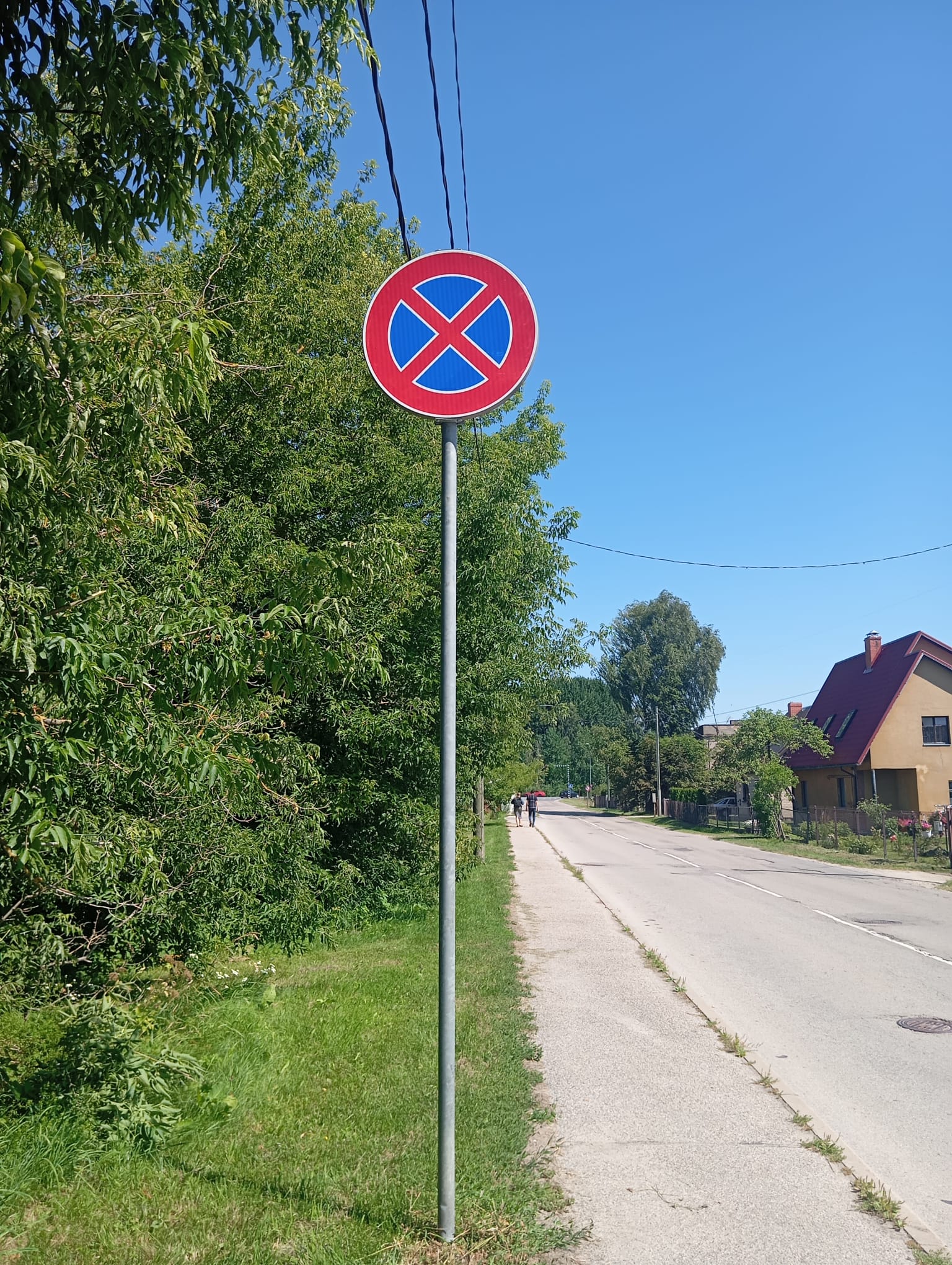 Viskaļu ielā posmā no Lāču ielas līdz Lietuvas šosejai (DUS “Virši” pusē) ieviests transportlīdzekļu apstāšanās aizliegums.