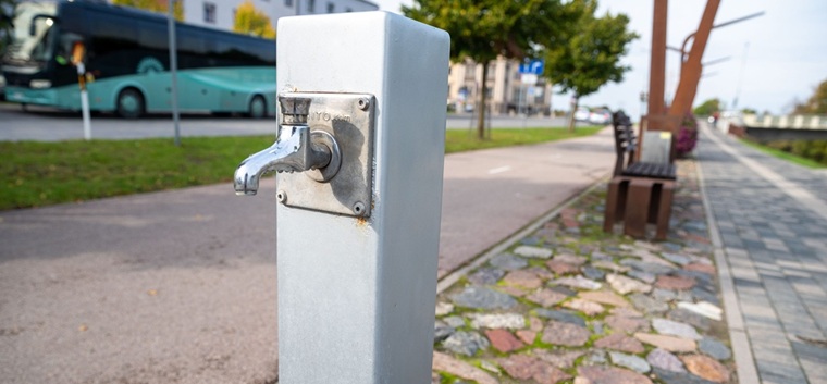 Atslēgs un ieziemos strūklakas un brīvkrānus